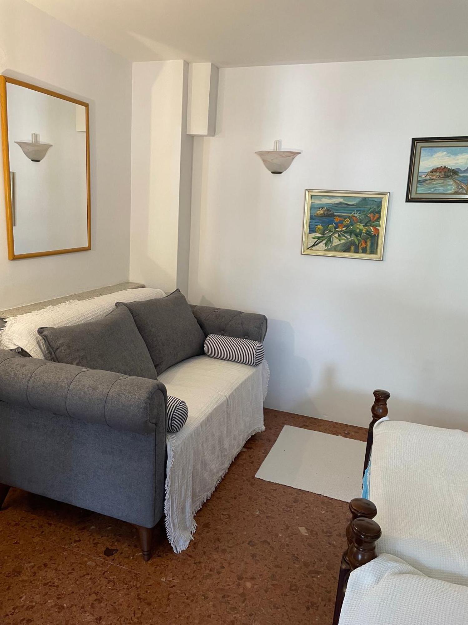 Apartments Sana Sveti Stefan Rum bild